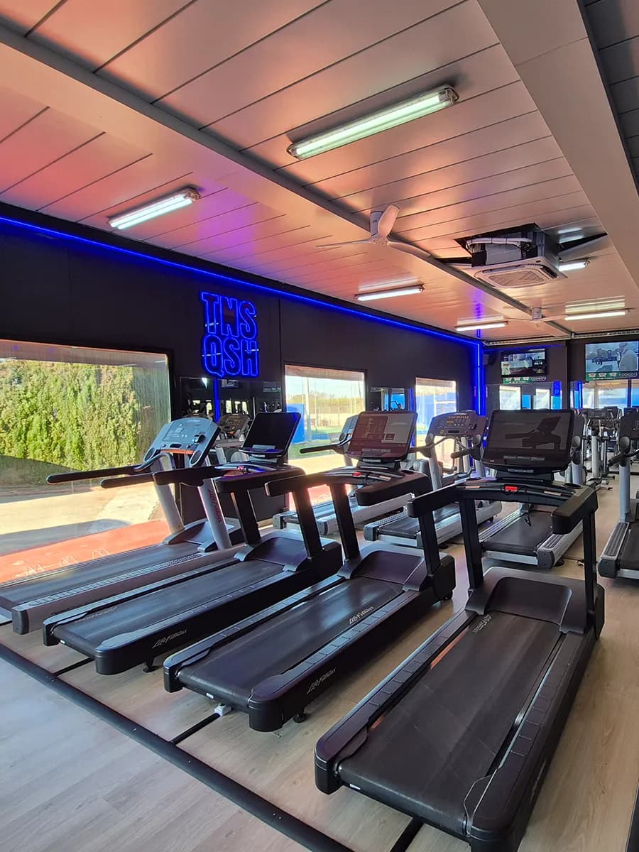 Zona de cardio del gimnasio en Alzira Zona de cardio del gimnasio en Alzira